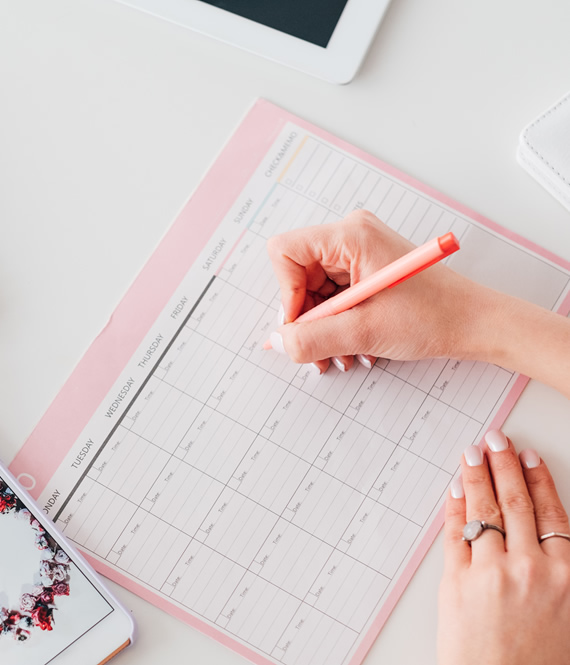 woman showing how to set up a diy planner