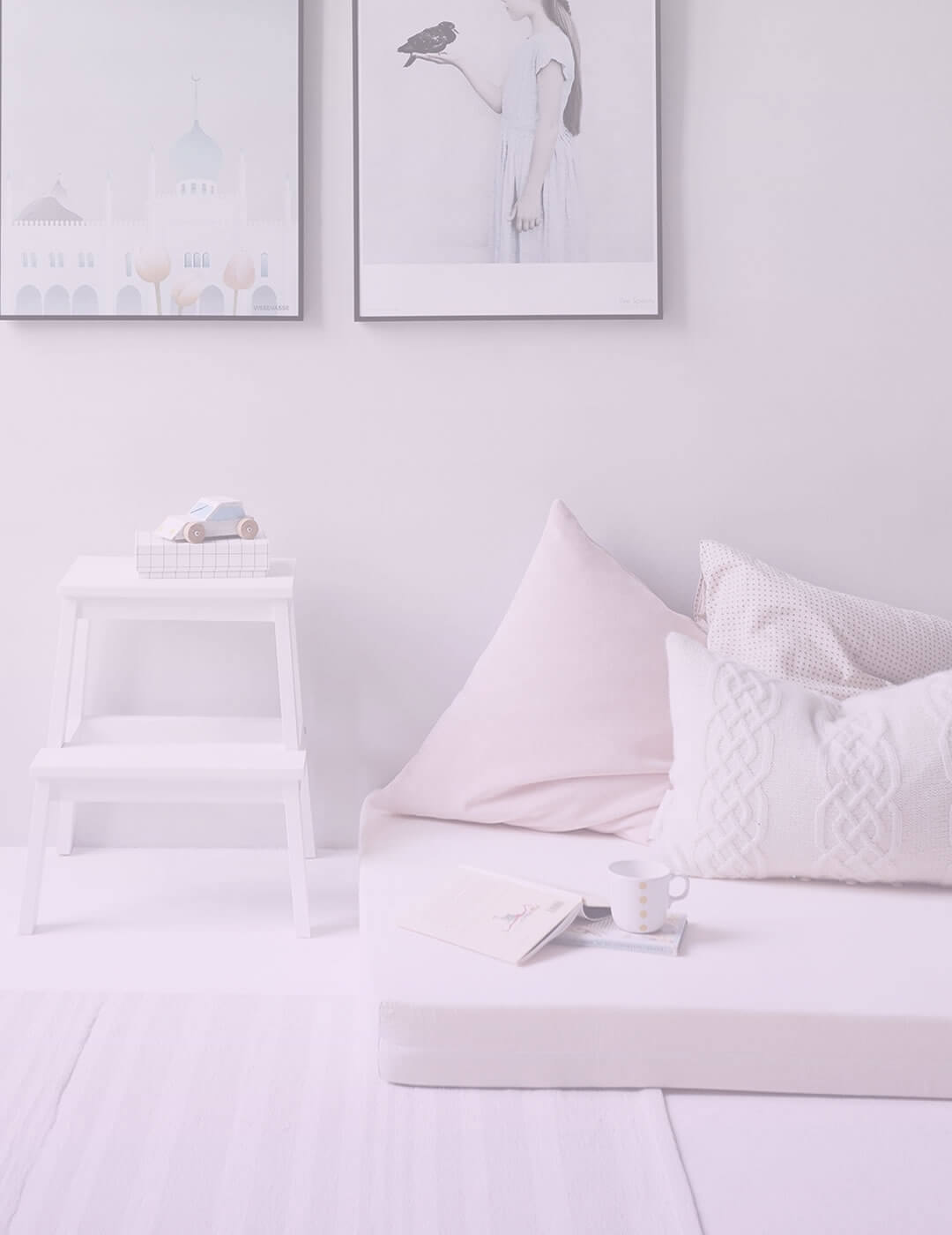 minimalistic room decor as a suggestion for boring life