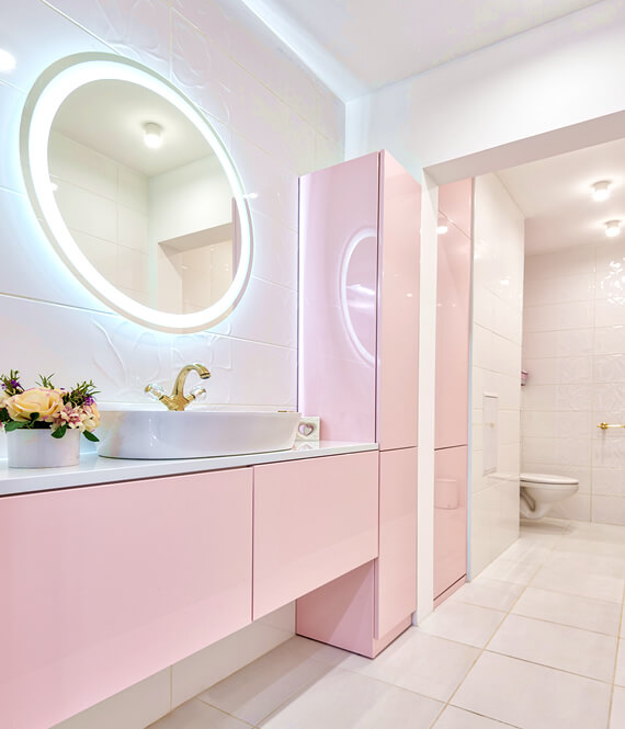 perfectly clean bathroom