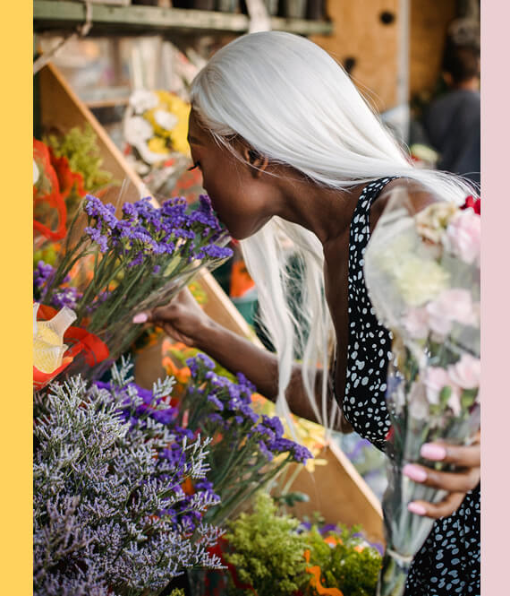 smelling flowers as a way to practice mindfulness on a daily basis