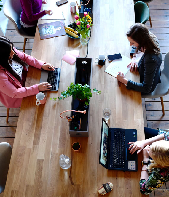 cowomen working efficiently