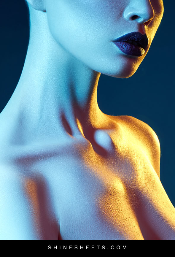 a woman in a dark blue light as an ilustration of feeling unwanted