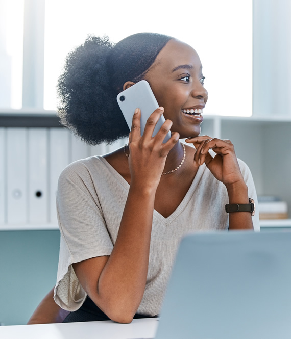woman using phone etiquette rules while calling
