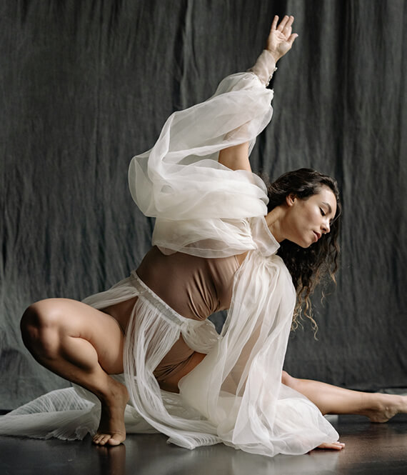artsy woman dancing to lose weight and have fun