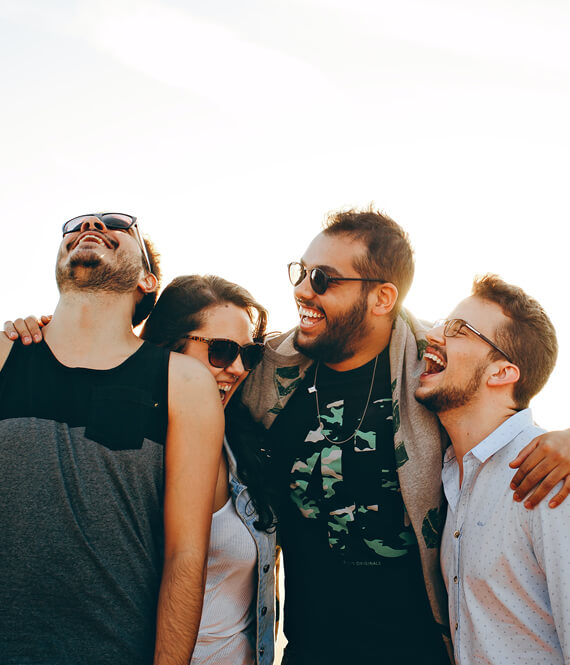 how to be funny art photography with people laughing