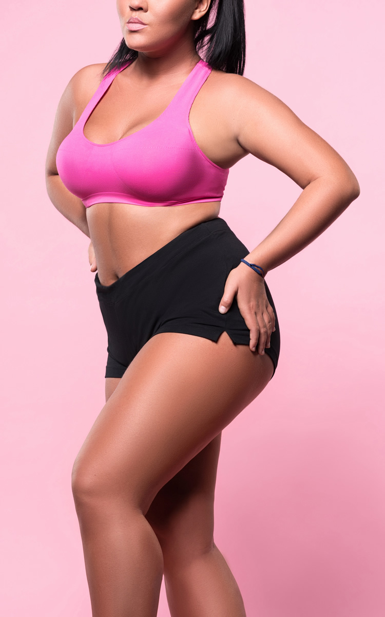 pretty curvy woman with no stretch marks on butt