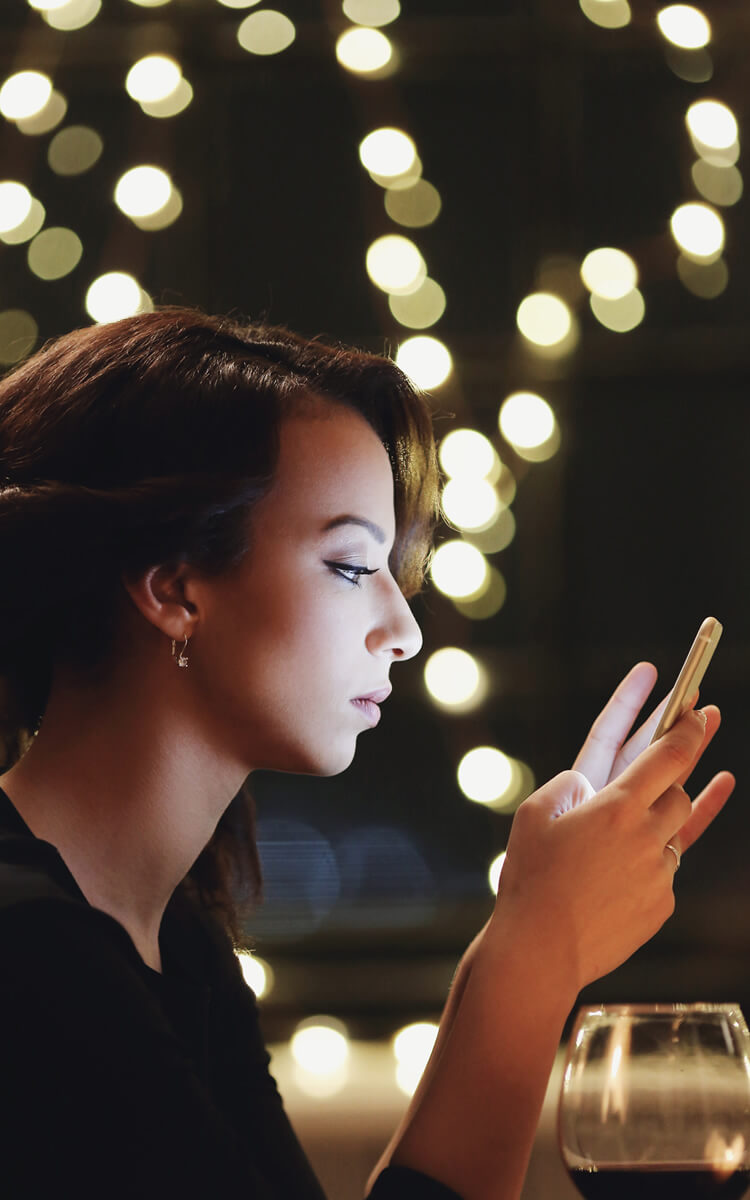 woman with tech addiction