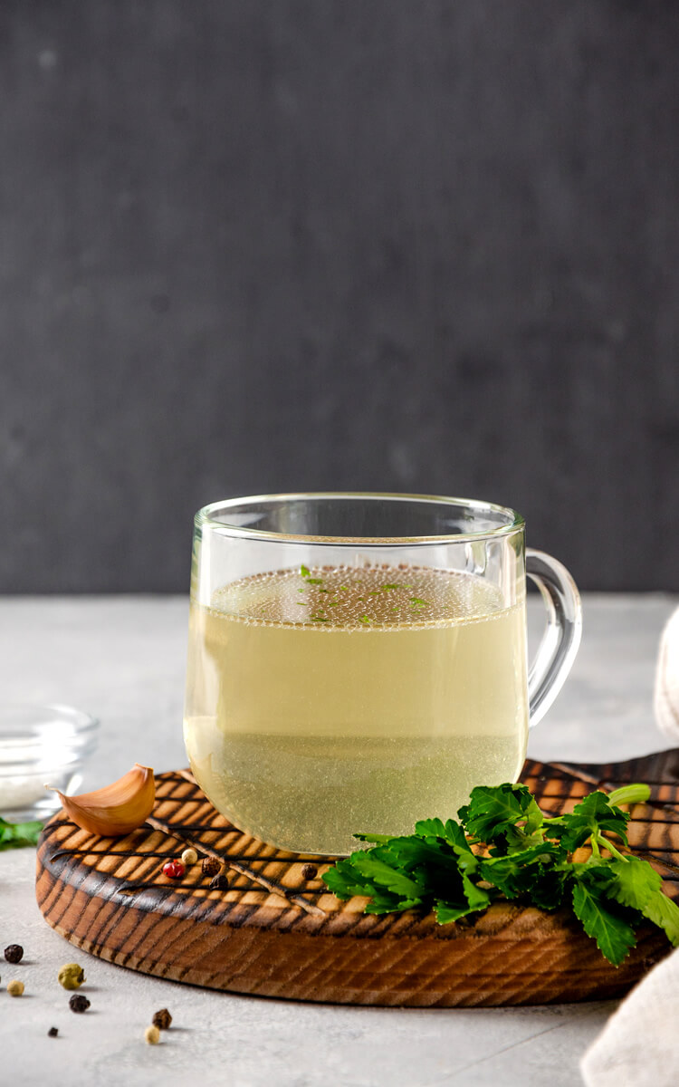 bone broth as one of the natural collagen sources