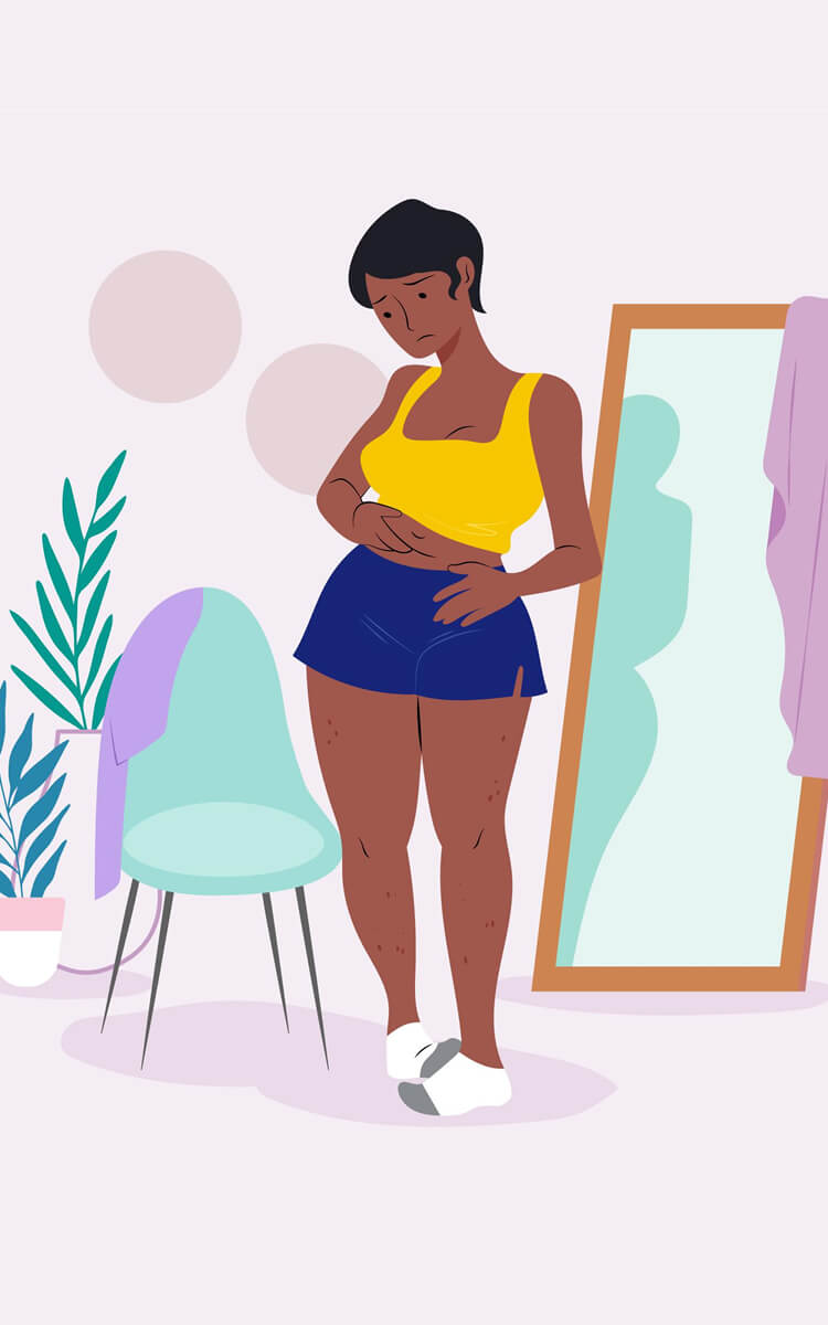 woman comparing her body to others