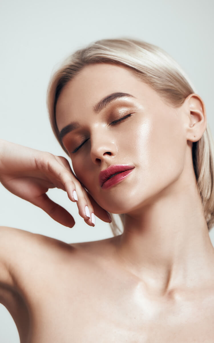 woman after a successful rhinoplasty