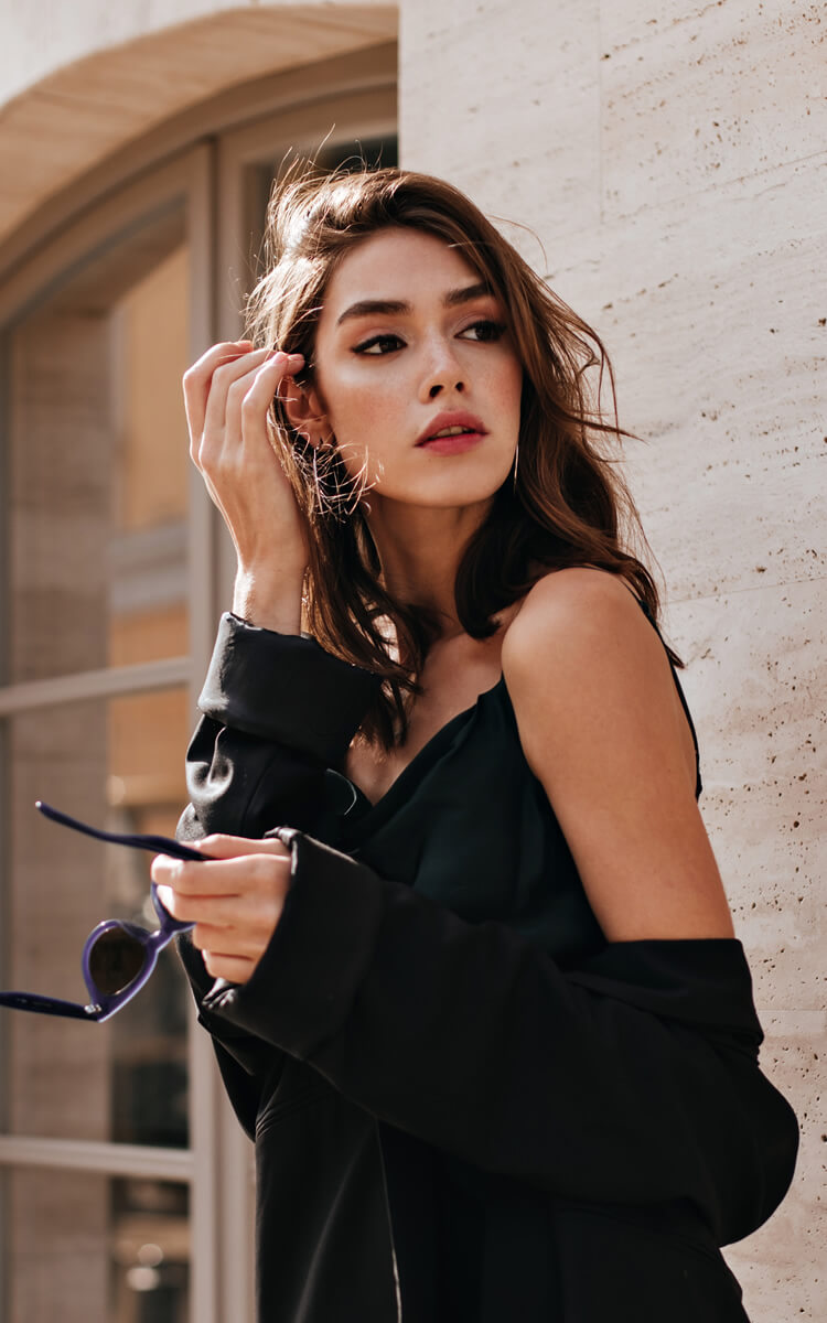 flat iron hairstyle side swept hairstyle