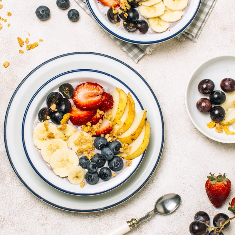 smoothie bowl as a healthy breakfast idea for college students
