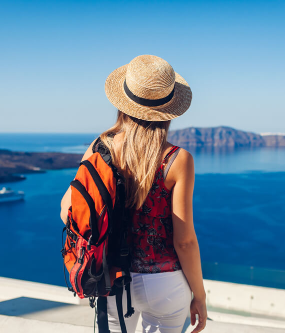 solo traveling woman