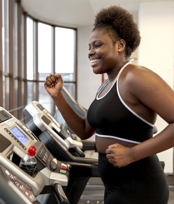 healthy woman working on her wellness resolutions