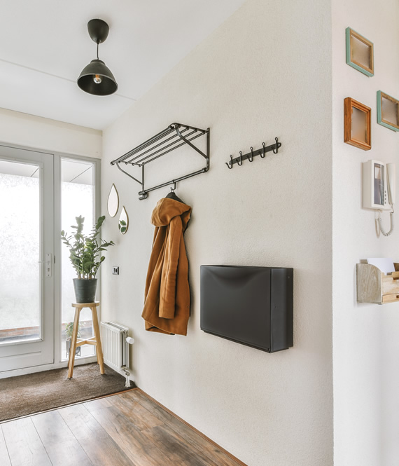 an example of how to keep hallway clean