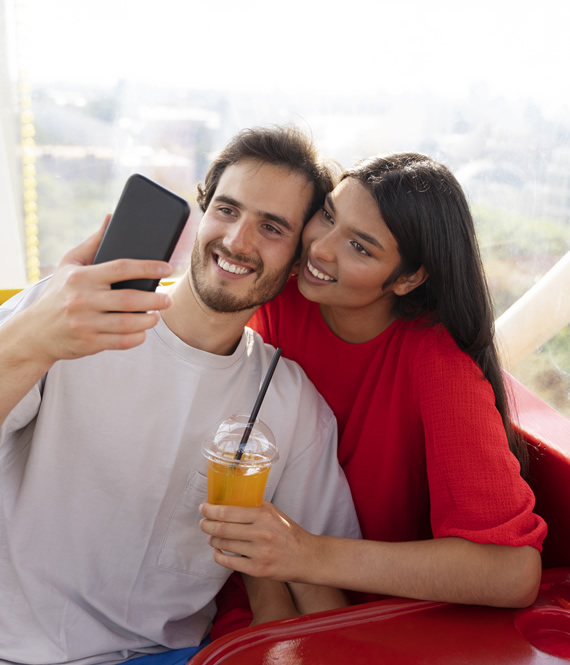 couple celebrating anniversary