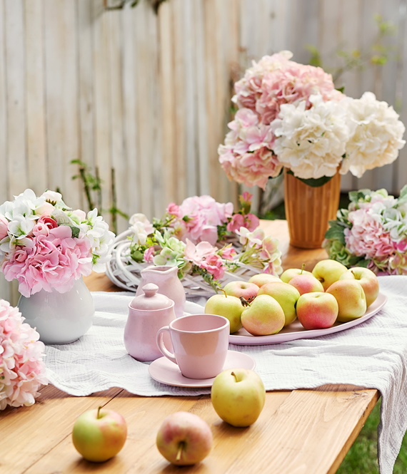 spring party table