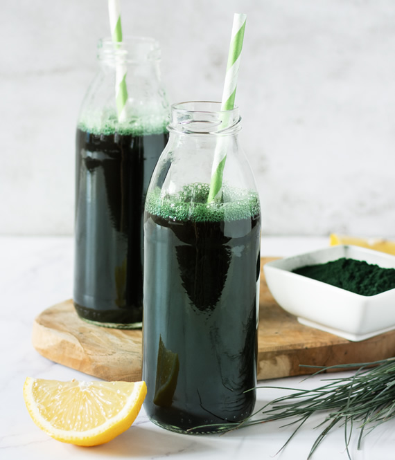 nutritional cleansing drink with spirulina