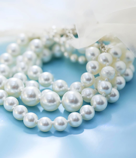 classic pearl necklace