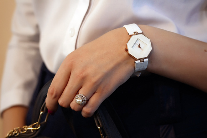 classic style watch