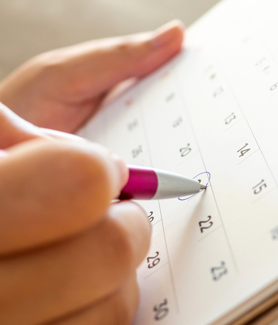setting weight loss surgery date on a calendar