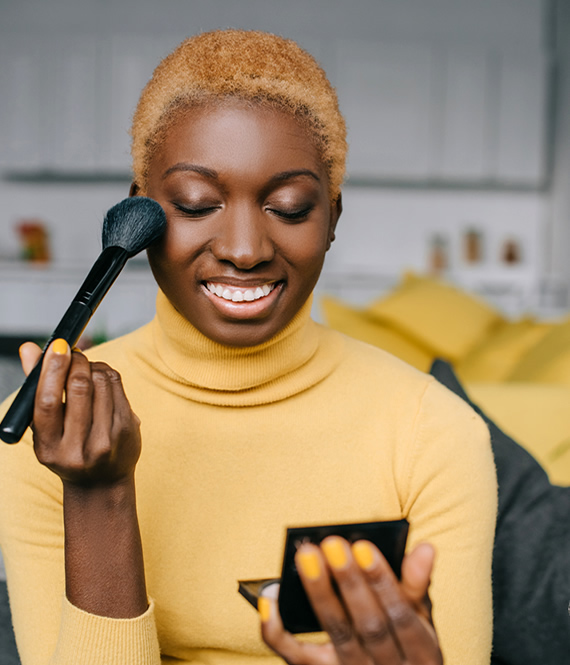 busy woman applying time-saving beauty tips