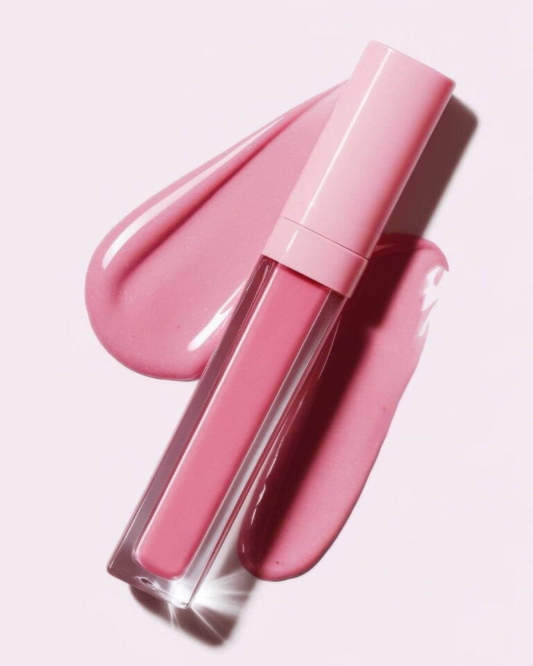 Lip plumper in dusty rose color