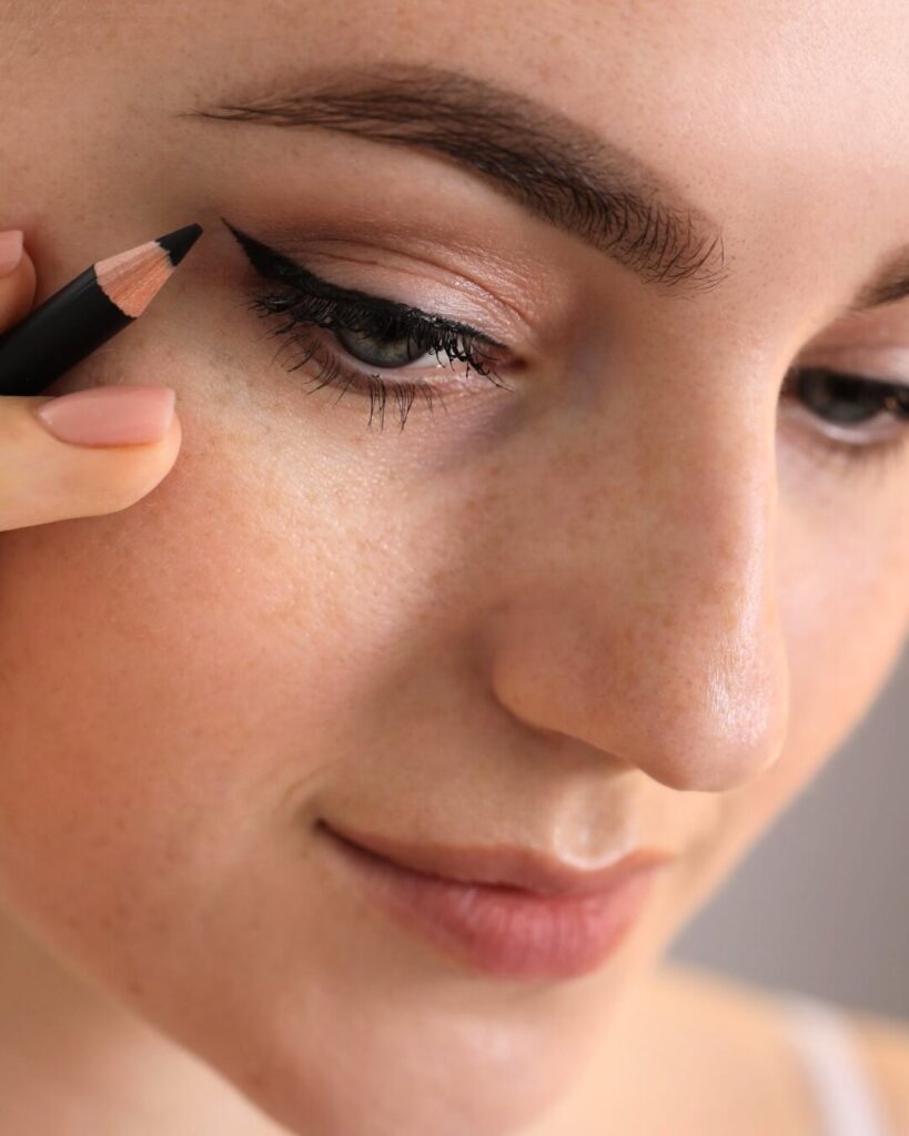 Eye pencil uses as eyeliner on upper lid